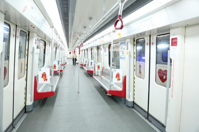 省内首列“消防专列”亮相广州地铁三号线_大粤网_腾讯网