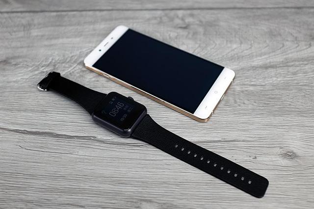 颜值高功能强大售价感人:魔调阿尔法智能手表