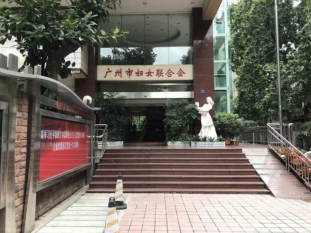 七旬老夫妻闹离婚 男方扬言让对方净身出户