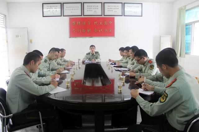 深圳特区武警官兵就部队安全形式展开分析