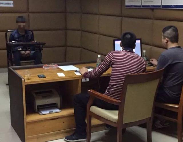 河源一男子被抓 身上只穿了一條內(nèi)褲