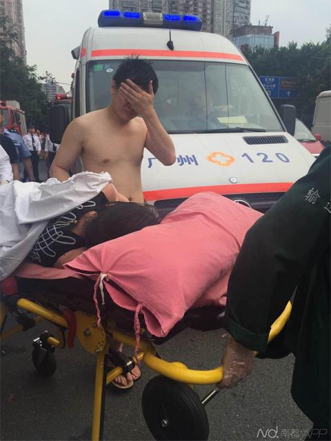 广州荔湾广场高层大火救出38人 有2人送院