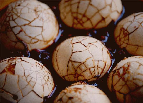 外国人城会玩!袜子成马桶垫