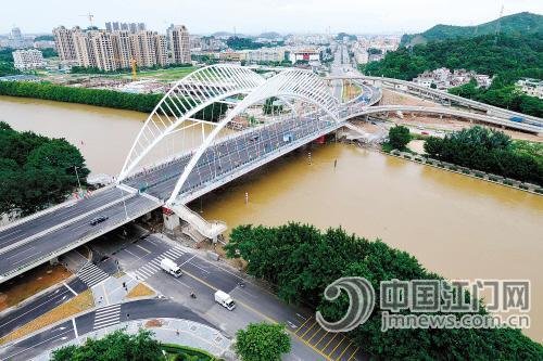 江门东华大桥今正式通车 一桥飞架蝶舞蓬江