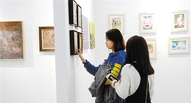 首届大学生（深圳）艺术博览会在深圳会展中心开幕
