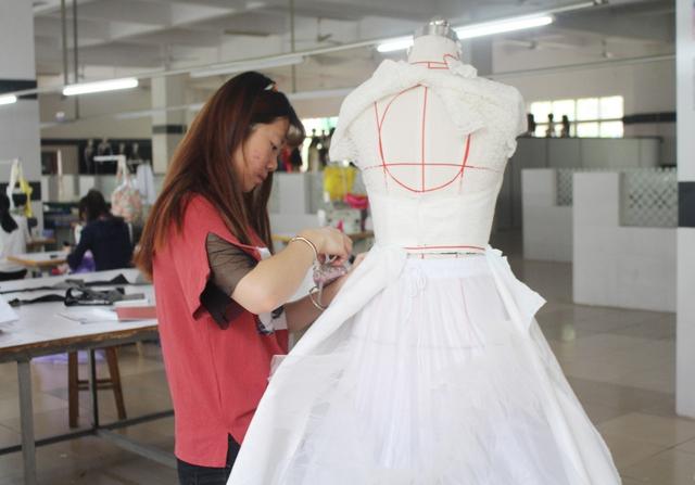 深德服装设计专业介绍-- 秀 在时尚前沿