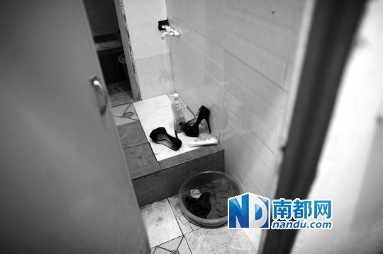 东莞漂亮女孩被食客带走 回来发狂死亡