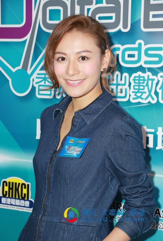 江若琳演唱会着舞衣 挑战个人性感极限