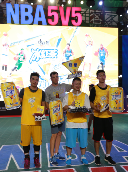 保罗·皮尔斯现身康师傅冰红茶广州篮球国度