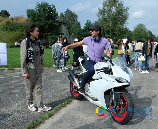 冯德伦新片票房报捷 四处谢票