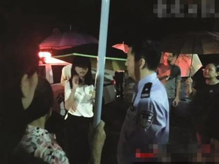 雨夜尋人11小時(shí) 東莞8歲失聯(lián)小女孩終找尋