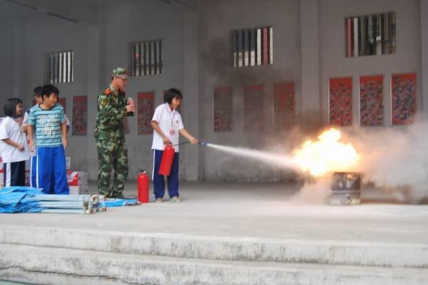 湛江支队走进民办学校开展119消防宣传活动