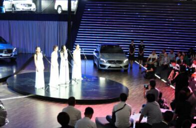 梅赛德斯-奔驰S级领袖之夜鹏城完美绽放