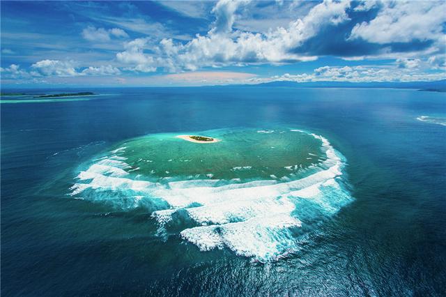 在楠迪码头的中心