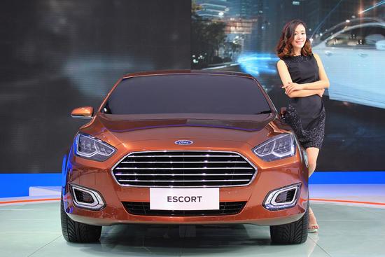 家轿新定义 腾讯汽车实拍福特福睿斯_大粤网_腾讯网