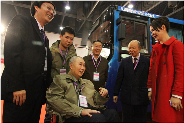 五洲龙新能源客车点亮2013海峡环保车展