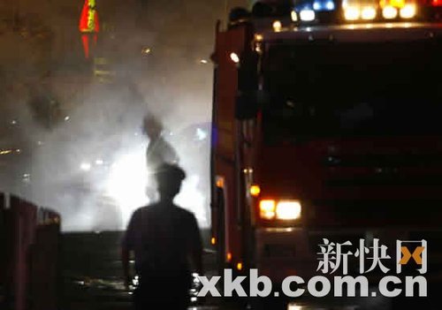 天河路口地下沙井昨晚发生爆炸 5人被气浪掀翻