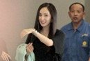 杨幂误进男厕故作镇定