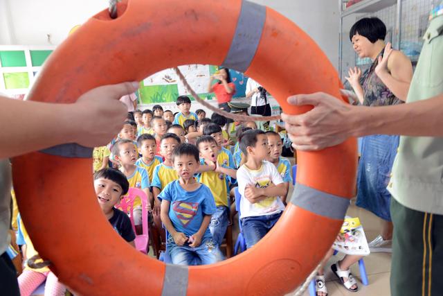 中山边防联合驻地幼儿园开展夏季防溺水安全教