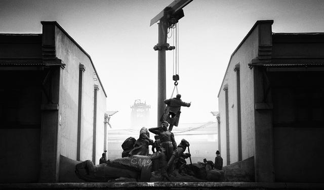 蜂巢(深圳)当代艺术中心第三回展:屋顶上全是老