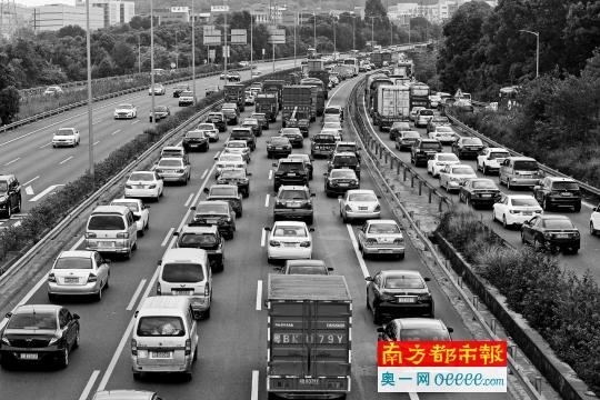 请问深圳到广州的和谐号动车组早上最早的一班