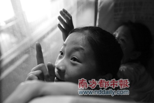 33贫困生今与深圳市民面对面
