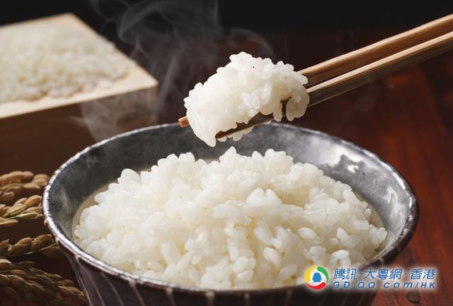 4大去黑头奇法 牙线？牙膏？米饭？发夹？