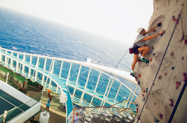 【皇家加勒比游轮5晚6天】香港、日本冲绳、