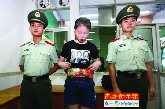 深圳中英街验证大厅女子带30斤金块闯关被识