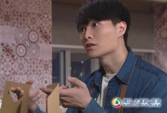 被袁伟豪亲嘴三次 胡鸿钧:感觉很特别