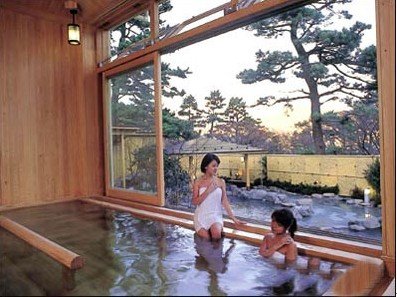 男女共浴 体验日本独特的"钱汤"文化