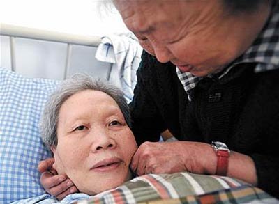 78岁<em>姐姐</em>一生不嫁<em>照顾</em>患病<em>妹妹</em>_姐妹_天涯来