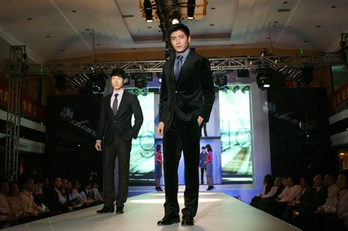 周织男装提出版型革命新主张