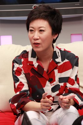 北京电视台著名主持人元元,著名女歌手王蓉,中央社会主义学院副教授莽