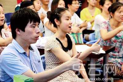 淘宝大学的"无声课堂",就是要给这些聋人设计师搭建一座桥梁.