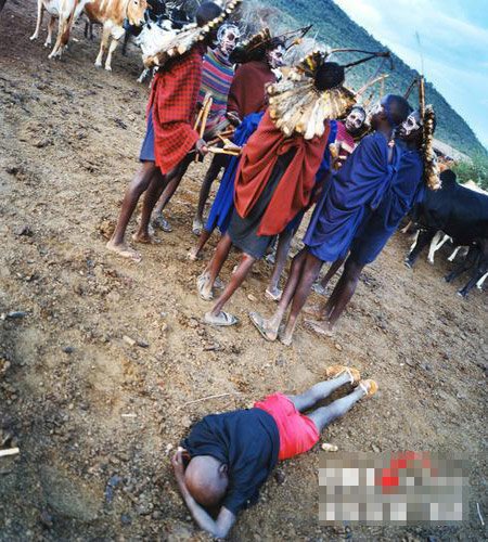 <em>女人</em>的梦魇--<em>残忍</em>的非洲成年礼<em>割礼</em>_美斯乐_