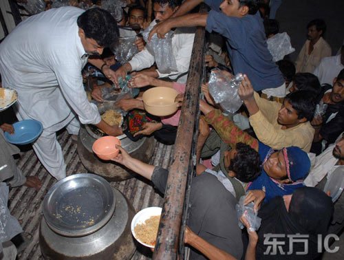 众多儿童恐因饥饿死亡[组图]