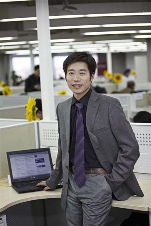 推荐委员会成员:李虎军