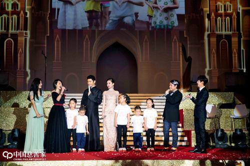 黄晓明为何能登上《中国慈善家》杂志封面？