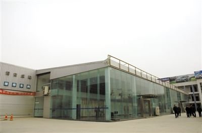 邵逸夫在陕西捐建学校被村委会出租成4S店