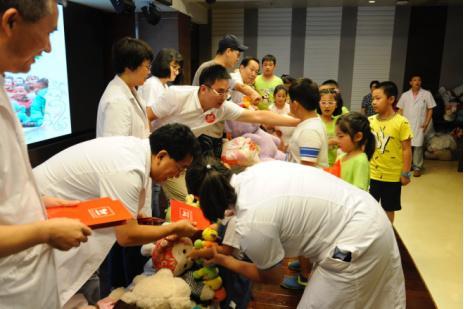 中华儿慈会基金捐赠贫困儿童200闲置玩具