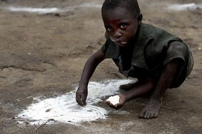 悲怜:饥饿中的非洲儿童