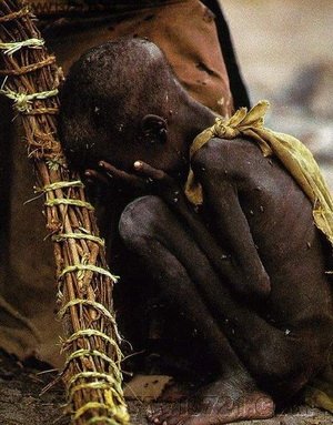 悲怜:饥饿中的非洲儿童