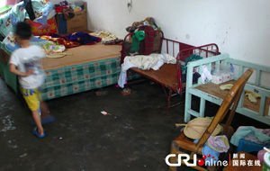 福利院铁链拴养儿童续：院长认错称实在没办法