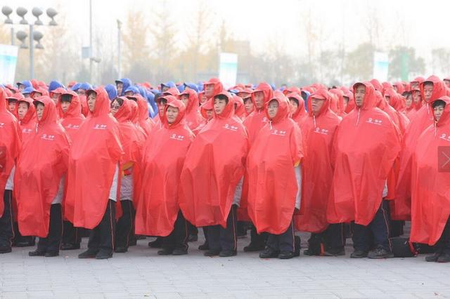 北京1500人雾霾天拼“肺” 破吉尼斯纪录