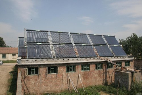 农村学校太阳能热水工程(组图)