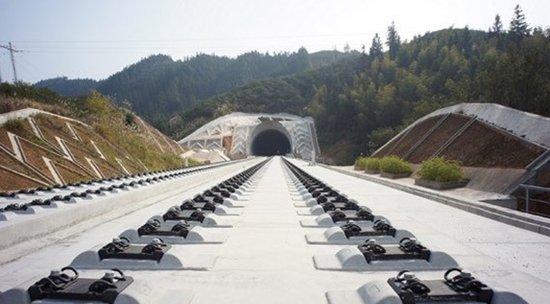 高铁来临吸引游客和钞票 桂林等沿线城市经济