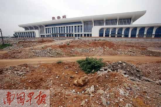 广西高铁站:桂平站位置较偏 梧州南站设施未齐