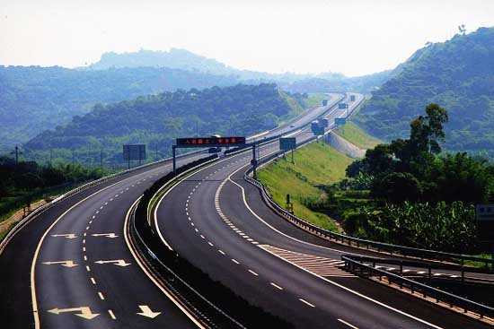 贵州今年实现县县通高速