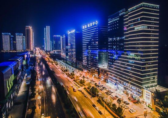 贵阳 环球中心_贵阳美的财智中心地址_中铁财智中心是什么啊